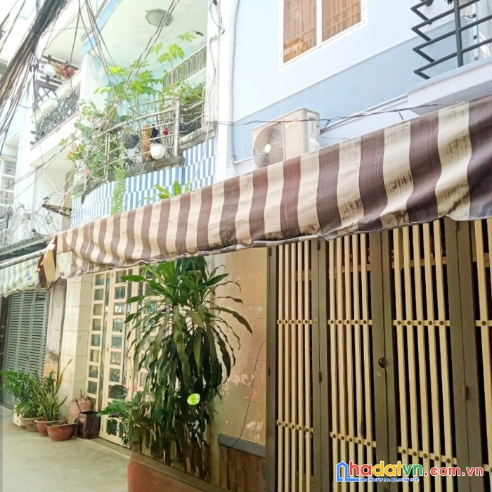 Nhà bán mặt hẻm 184 đường âu dương lân p3q8 4 tỷ 850 triệu