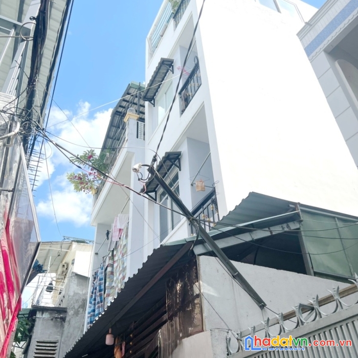 Nhà 4 tầng mới xây dựng gần bờ kè đường ba đình p8q8. giá 5,5 tỷ tl
