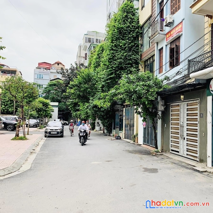 Chuyển công tác chủ cần bán siêu phẩm phân lô trước nhà 3 ô tô tránh, lô góc hoành tráng, tiện ích