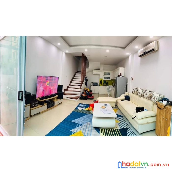 Cầu giấy, gần phố, nhà mới ở ngay, giá 4.6 tỷ