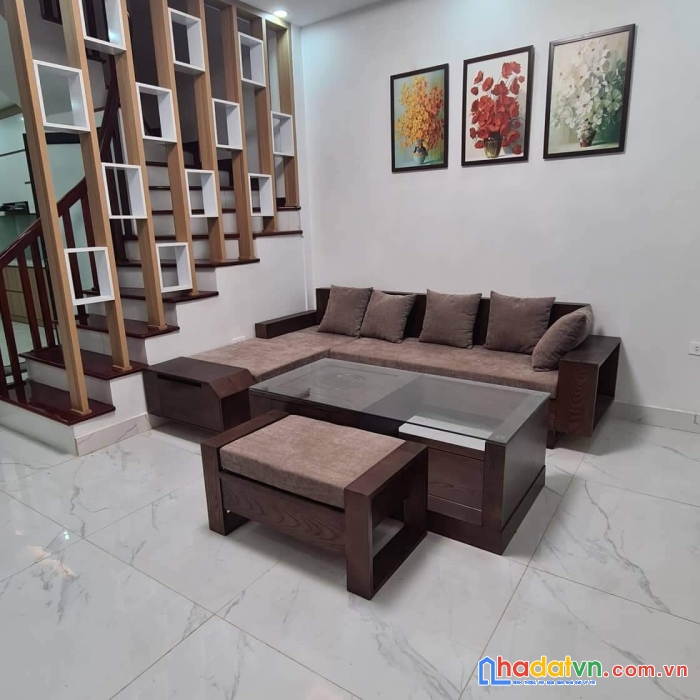 Nhà đẹp ở ngay ngọc lâm 65mx5t, ôtô, căn góc 9.2tỷ tl