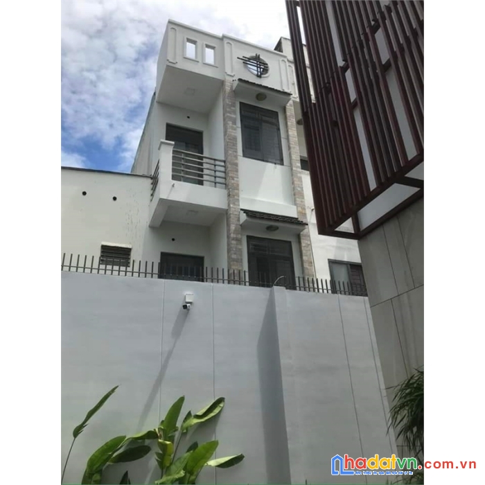 Nhà mới 3 tầng đầy đủ công năng chỉ 4 tỷ hơn - huỳnh tấn phát - q7