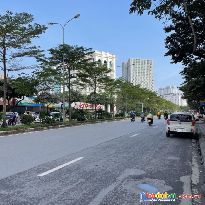 Tôi cần bán 180m2 đất nặt phố trần thái tông quận cầu giấy, mặt tiền 8m xây tòa 10 tầng.