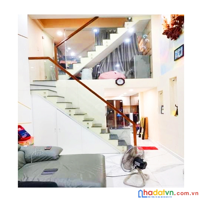 Bán nhà hẻm xe hơi phạm văn hai, tân bình, 3 tầng, 42m2, tuyệt đẹp ở ngay