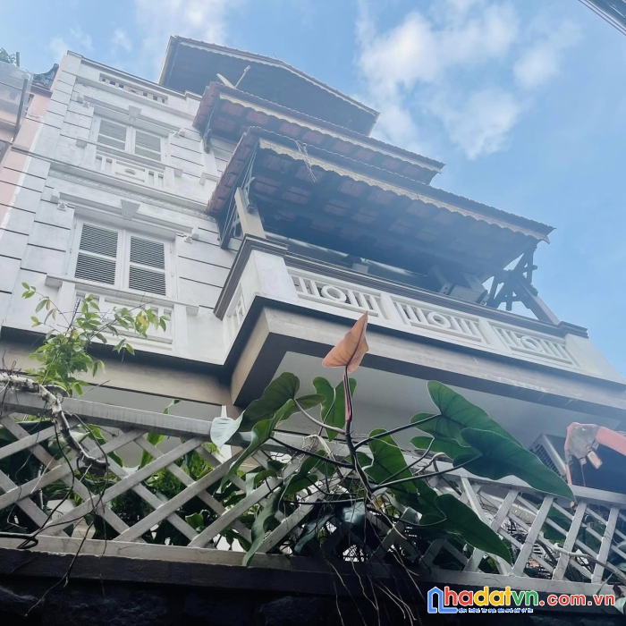 Bán biệt thự nghi tàm tây hồ 106m2  - bể bơi trong nhà - nội thất nhập khẩu - tương lai ra sát mặt