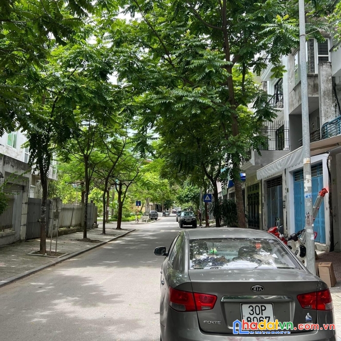 Bán liền kề văn phú 90m2 4 tầng , gần công viên, ô chờ thang máy, 10.5 tỷ.