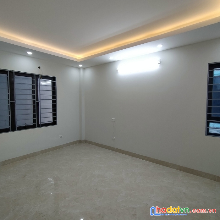 Quá rẻ. chỉ 2.x tỉ sở hữu nhà 4 tầng lô góc mới koong thượng thanh. có 1 0 2