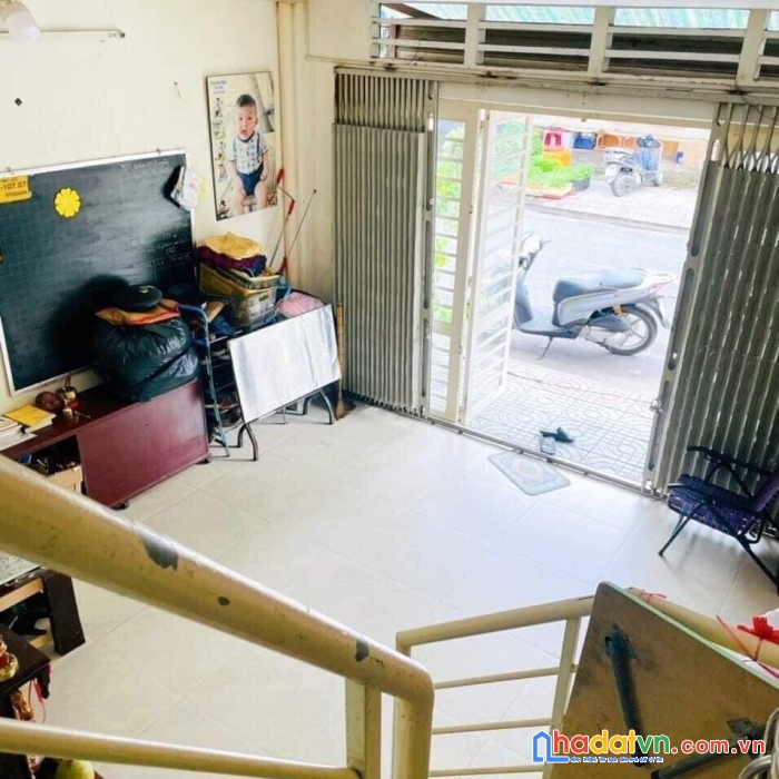 Bán gấp nhà mặt tiền kd gần nguyễn sơn 50m2 2 tầng chỉ 5.x tỷ