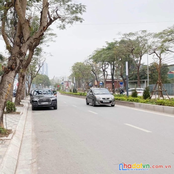 Bán đất mặt phố trần thái tông cầu giấy 3270m2  mặt tiền 100m giá 960 tỷ sổ đỏ lâu dài