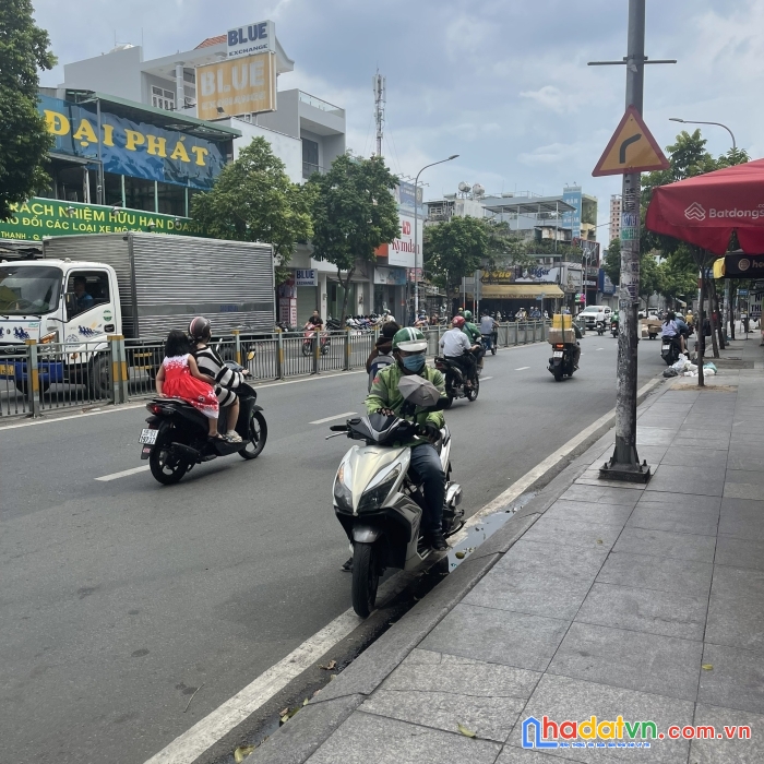 Bán nhà mật tiền lũy bán bích - tân phú. dt 5 x 40, 5 tầng giá 25 tỷ.