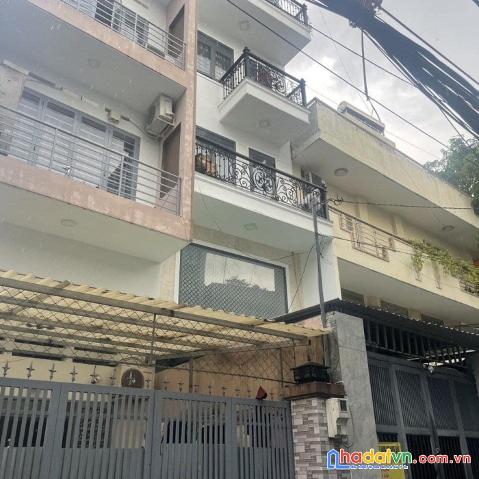 Bán nền đất 80m2, sát mặt tiền, xây dựng 5 tầng thoải mái, hẻm xe hơi, chỉ 4 tỷ xxx.