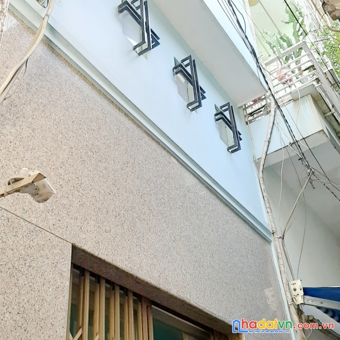Nhà sát mặt tiền đường 79 tân quy q7. trệt,lửng lầu. giá 3,6 tỷ tl