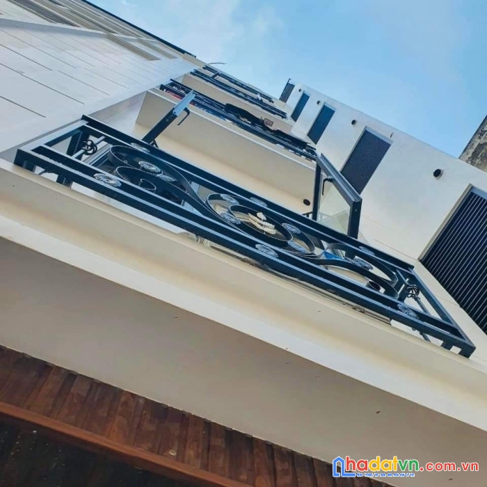 Tòa ccmn cầu giấy 80m,6 tầng thang máy ,15 phòng ,ngõ ô tô 5 tạ vào tận nơi