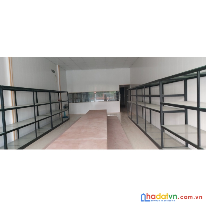 Cho thuê xưởng 200m2 mặt đường máng nước 18 triệu