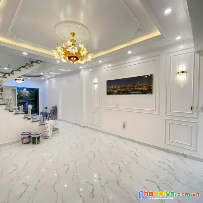 Chuyển nhượng căn nhà 4 tầng, căn góc, mặt đường 4m vừa ở vừa kinh doanh tại đườngthiên lôi, quận