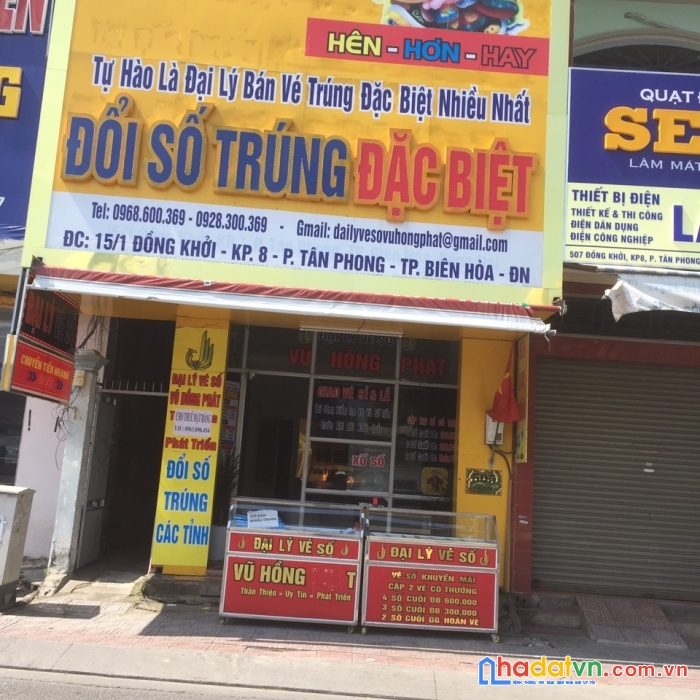 Cần sang lại mặt bằng đang kinh doanh ngay ngã tư đèn xanh đèn đỏ đường đồng khởi
