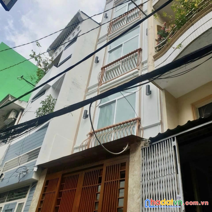 Nhà đẹp - 5 tầng btct - thu nhập cao -cmt8-q3- theo qatar giá 5.2 tỷ