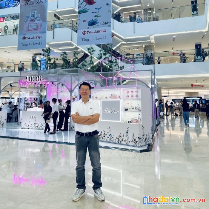 Tòa nhà bán với giá quá rẻ 140 tỷ trương văn bang