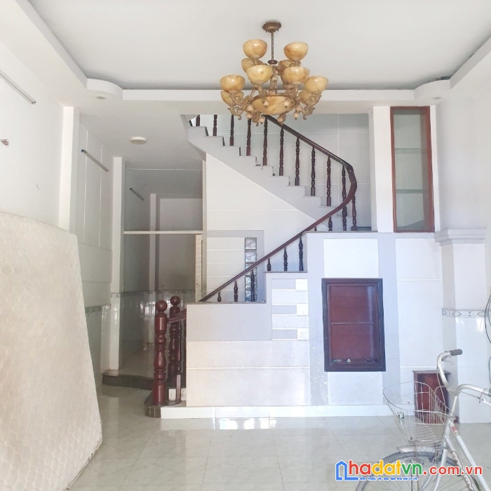 Cho thuê mặt tiền đường số 5 phạm hùng p4q8 giá 25tr