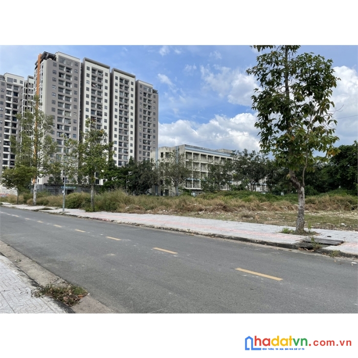 Cấn bán gấp 260m2 nền biệt thự gần chung cư osimi và đường hùng vương