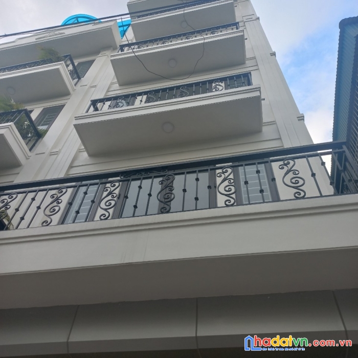 Nhà đường nguyễn chính dt 34m2 x 4 tầng x mt 3,7m kd giá 3,83 tỷ