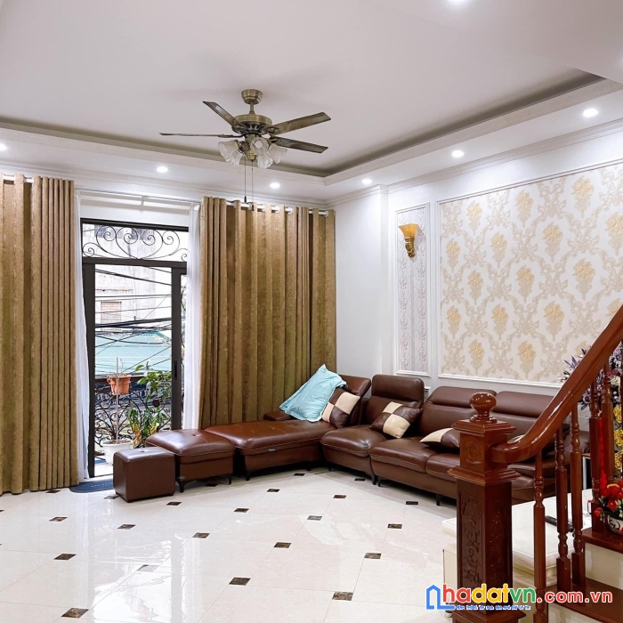 Hàng ngon! 157 chùa láng, 2 thoáng, 15m oto, ngõ rộng, 45m2 x 5t, chỉ 5.15 tỷ