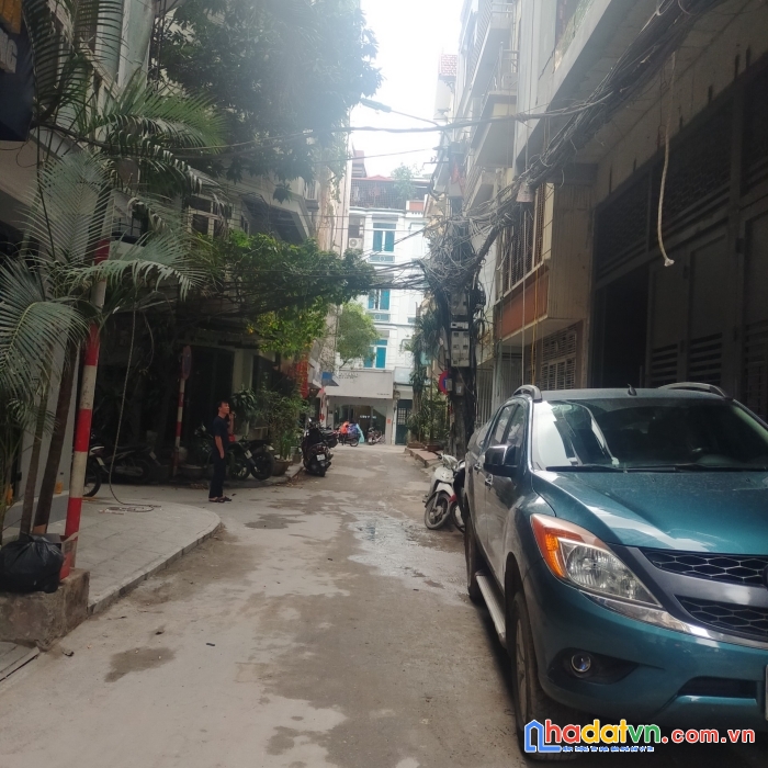 Cần bán gấp nhà phố yên lãng 81m2 mt5.5m nhà đẹp thang máy oto chỉ 13.5 tỷ