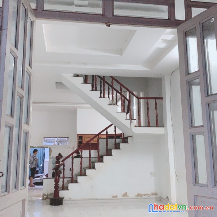 Chính chủ bán gấp nhà  bình thành,bhhb, bình tân  2 tầng, hxh, dt 5 x 15m  giá chỉ  3 tỷ 750.