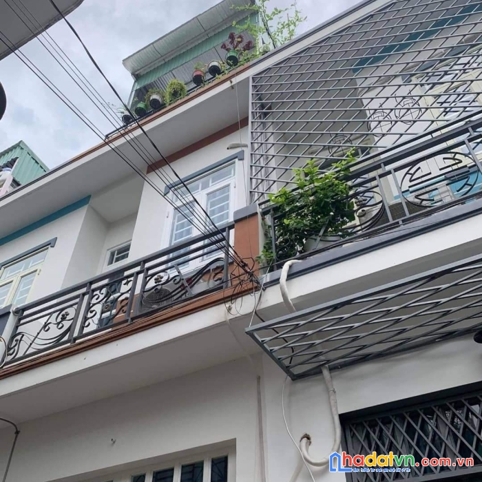 Bán nhà sau gigamall thủ đức ngang 3,2m x 9m hẻm ô tô giá 1 tỷ 6 tl