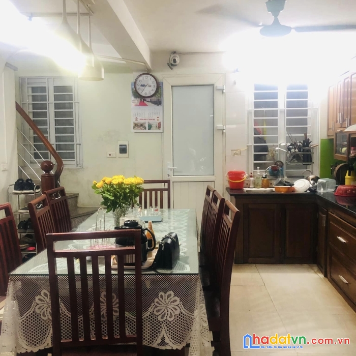 Bán nhà trương định , to như lâu đài , gần chợ , gần trường , gần phố . gần 40m , 3.2 tỷ