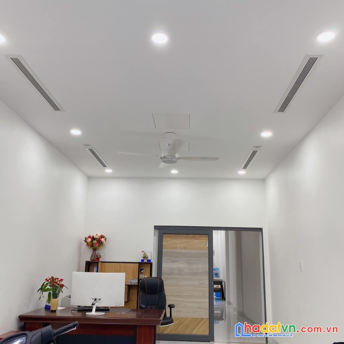 Nhỉnh 4 tỷ sở hữu nhà thạnh xuân q12 - hèm 8m xe hơi tránh - dt.75m2, 3 tầng btct, 4 pn, nội thất