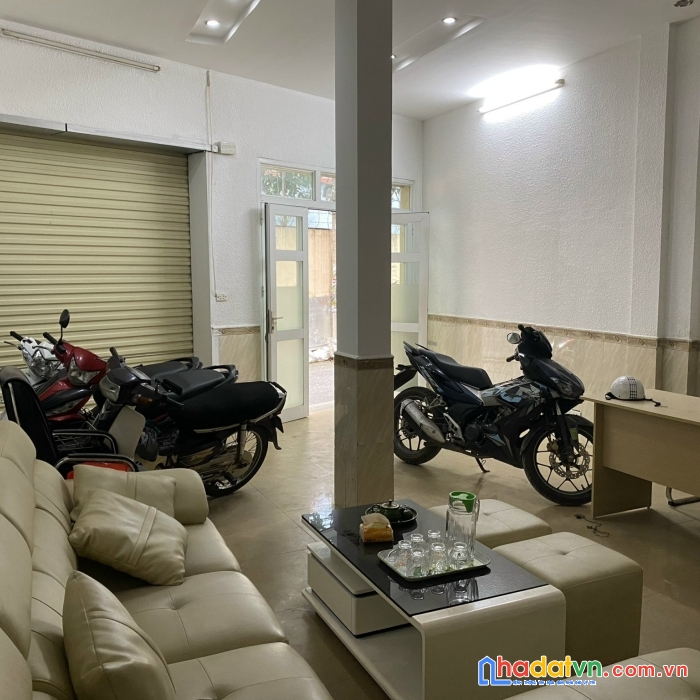 Chính chủ bán căn nhà ngõ 30 phùng khoang dt 45m2 mt6m x5t ô tô tránh