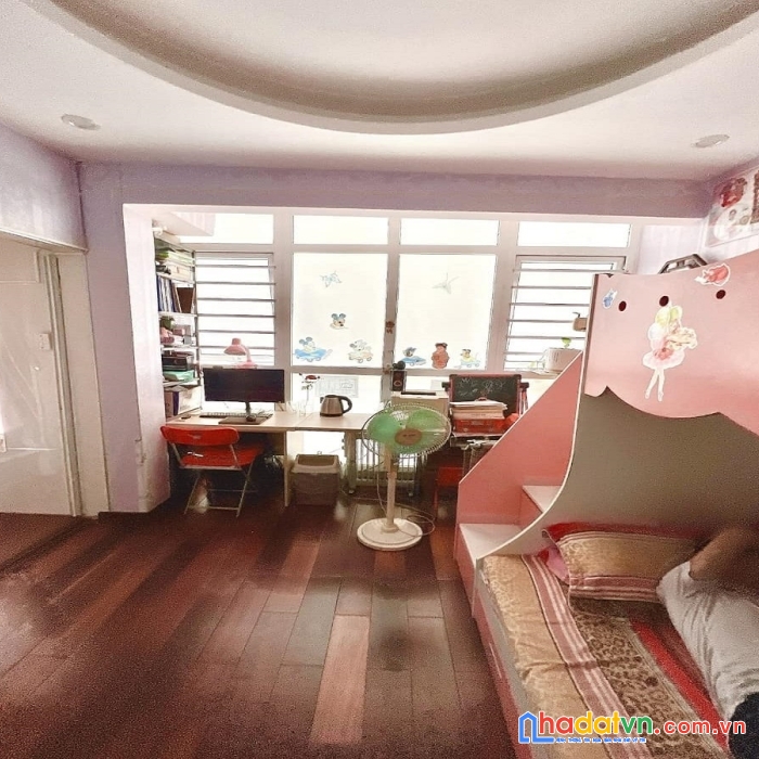 Hơn 3 tỷ nhà đường láng - đống đa 40m2 x 4 tầng, nội thất xịn, gần phố lh 0347269248 mr tuấn