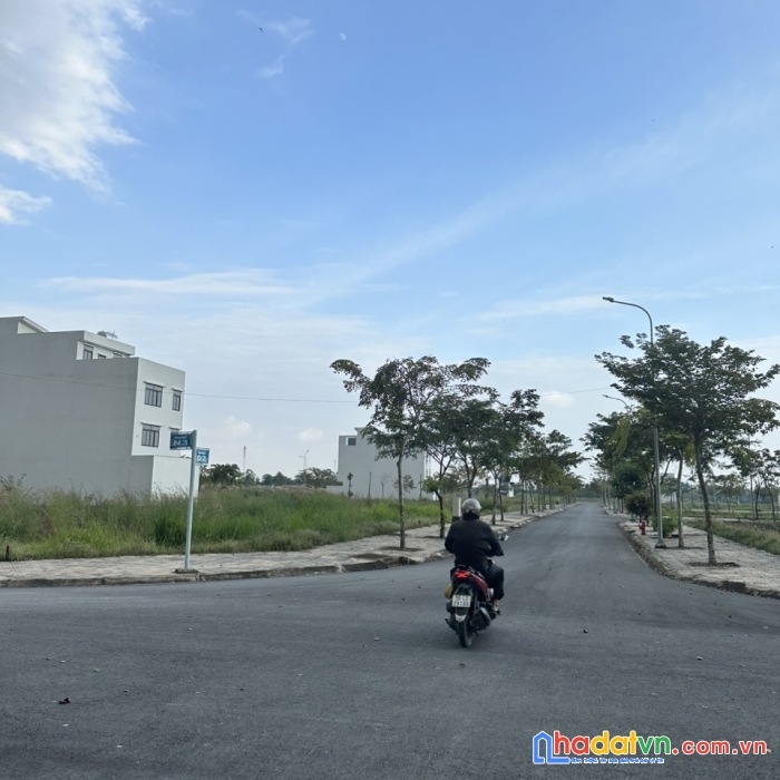 Bán lô biệt thự đơn lập view sông đồng nai cầu q9 tp thủ đức