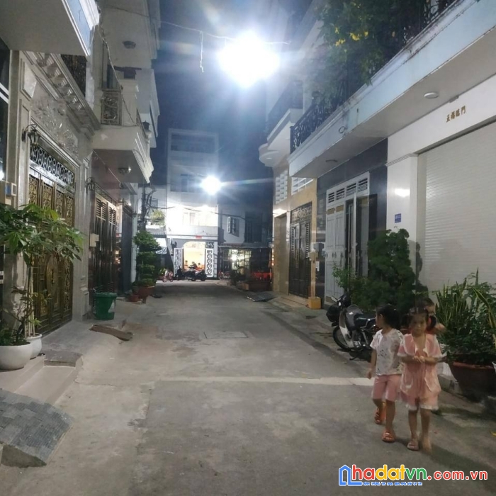 Bán nhả 4 tầng đường mã lò, hẻm xe hơi, 50m2 chĩ 5.4 tỷ