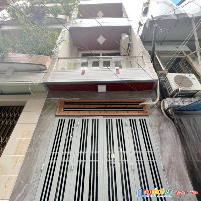 Nhà mới 4 tầng hẻm xe hơi đường võ văn kiệt thông cao đạt p1q5