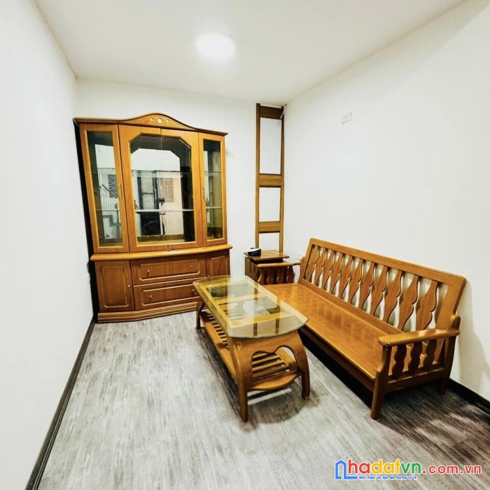 Bán nhà mới 4 tầng sdcc 50m ra mặt phố tôn đức thắng, diện tích 24m2  full nội thất giá 2.4 tỷ