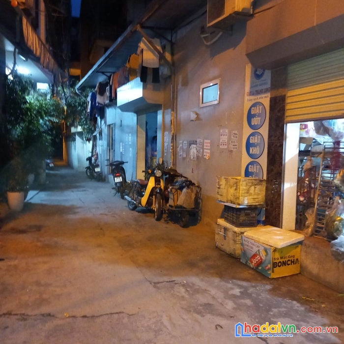 Bán 150m2 đất dịch vọng, cầu giấy, mặt tiền 9m, chia lô, xây căn hộ dịch vụ dòng tiền đỉnh