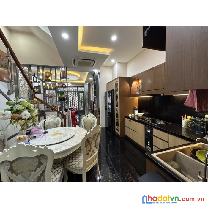 Nhà bán đường lê trọng tấn , tân phú, 3 tầng, 91m2 gara ô tô.