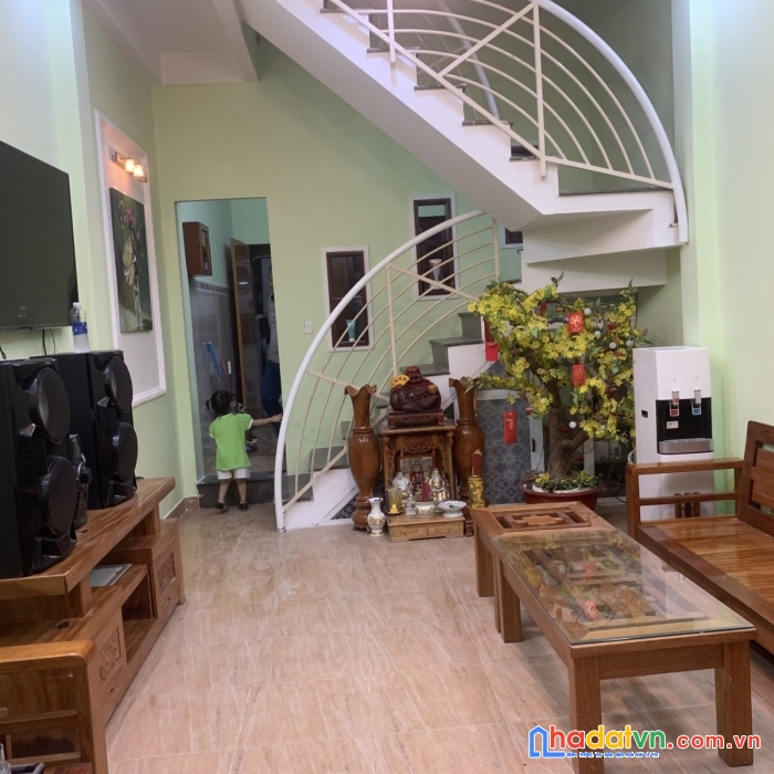 Chủ hạ chào 200 triệu chỉ còn 2 tỷ 4 với căn nhà 2 tầng ở ngay trung tâm hải châu
đà nẵng lh