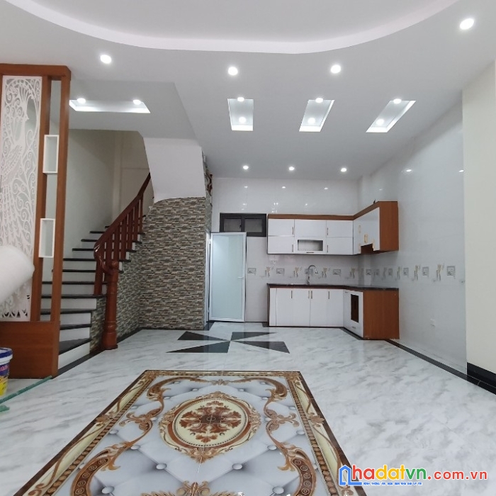 Bán nhà tư đình long biên 41 m2 * 5 tầng * 3 tỷ 7 tặng đủ nt, công năng sử dụng hoàn hảo