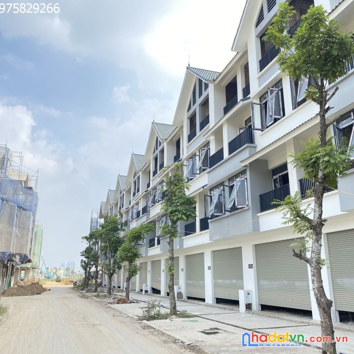 Cần bán biệt thự liền kề hinode royal park giá 4x/m2 ( rẻ như giá chung cư)