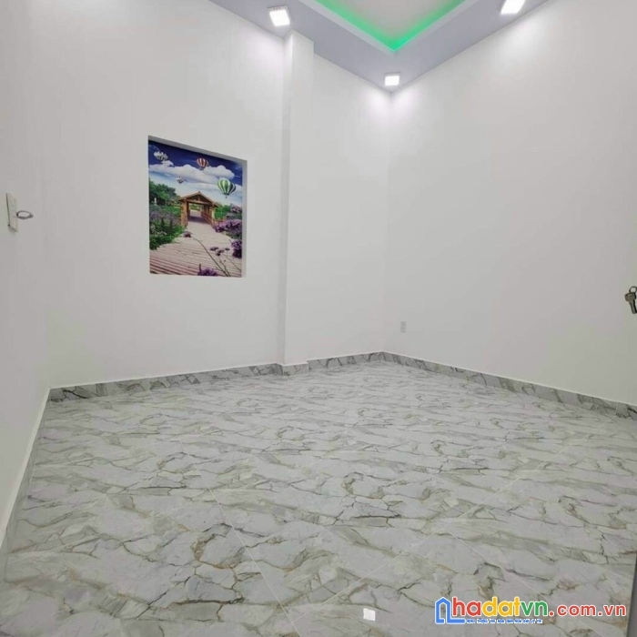 Hẻm sẹc trần khắc chân, 3.5 x 12m, 2 lầu, 6.4 tỷ, 3pn, phú nhuận