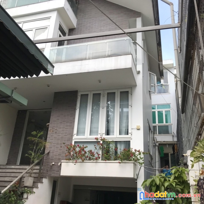 Bán gấp nhà biệt thự nở hậu tài lộc ông ích khiêm p5 q11.