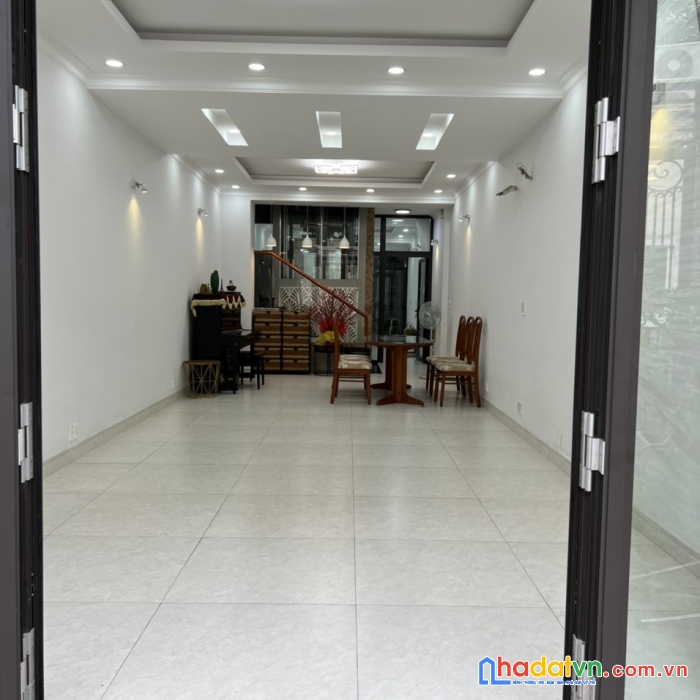 Chính chủ cho thuê tầng 1 làm văn phòng, mặt bằng kinh doanh tại 21 hoàng việt, phường 4, tân bình