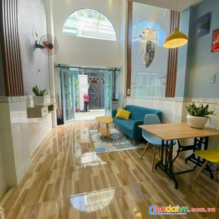 Bán nhà quận 3, cách mạng tháng tám, 3.2 x 12m, 2 lẩu, 5 tỷ 100