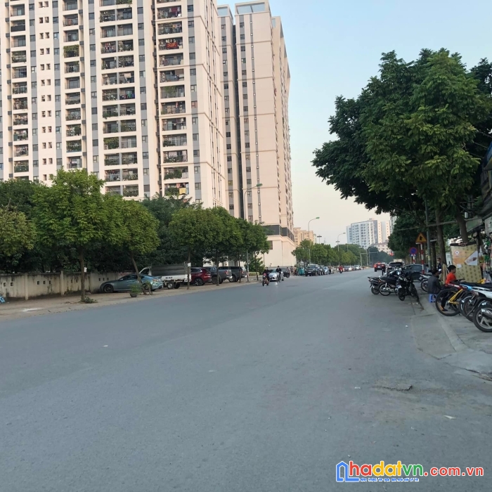 Bán nhà phố nguyễn lam, ô tô vào nhà, mặt tiền rộng, diệnt tích 42m2, giá 4.45 tỷ