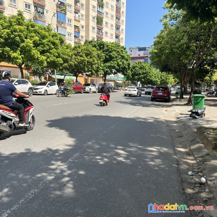 Cần bán mặt phố trường chinh - 80m2 - mt 8,5m - giá 31 tỷ - 2 mặt tiền kinh doanh - lh; 0393468944