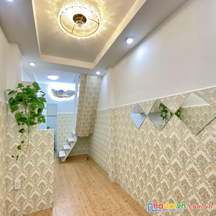 Bán nhà cách mạng tháng 8, 3 tầng btct - 13m2 - an ninh - chỉ nhỉnh 1 tỷ