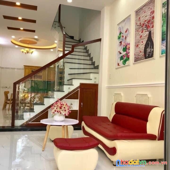 Chính chủ gửi bán nhà đẹp q7-gần 70mv-hẻm xe hơi thông tứ tung
liên hệ 0933902532